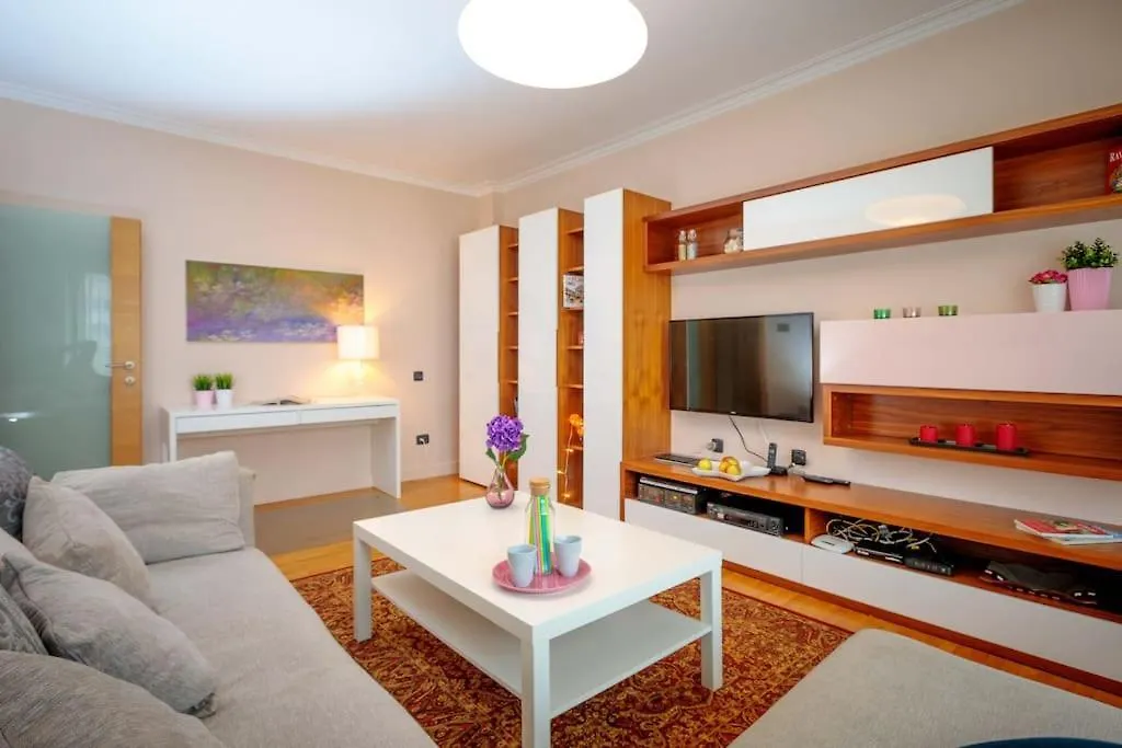 Green Apartment - Top Location, Near City Center! location