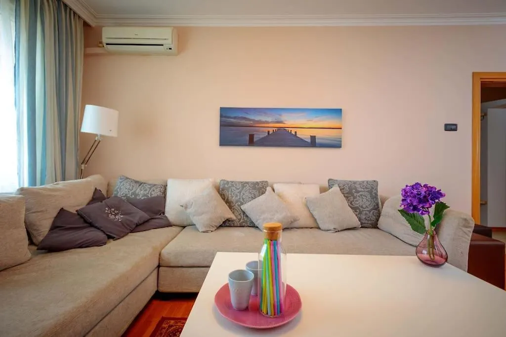 Green Apartment - Top Location, Near City Center! Sofia 0*,
