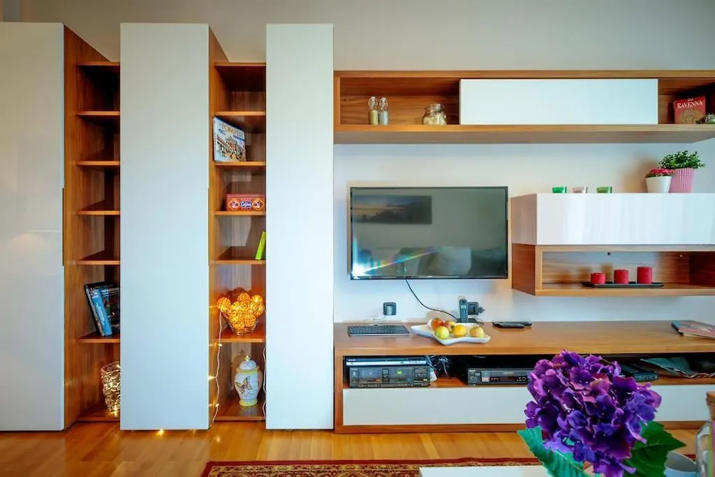 Green Apartment - Top Location, Near City Center! Sofia