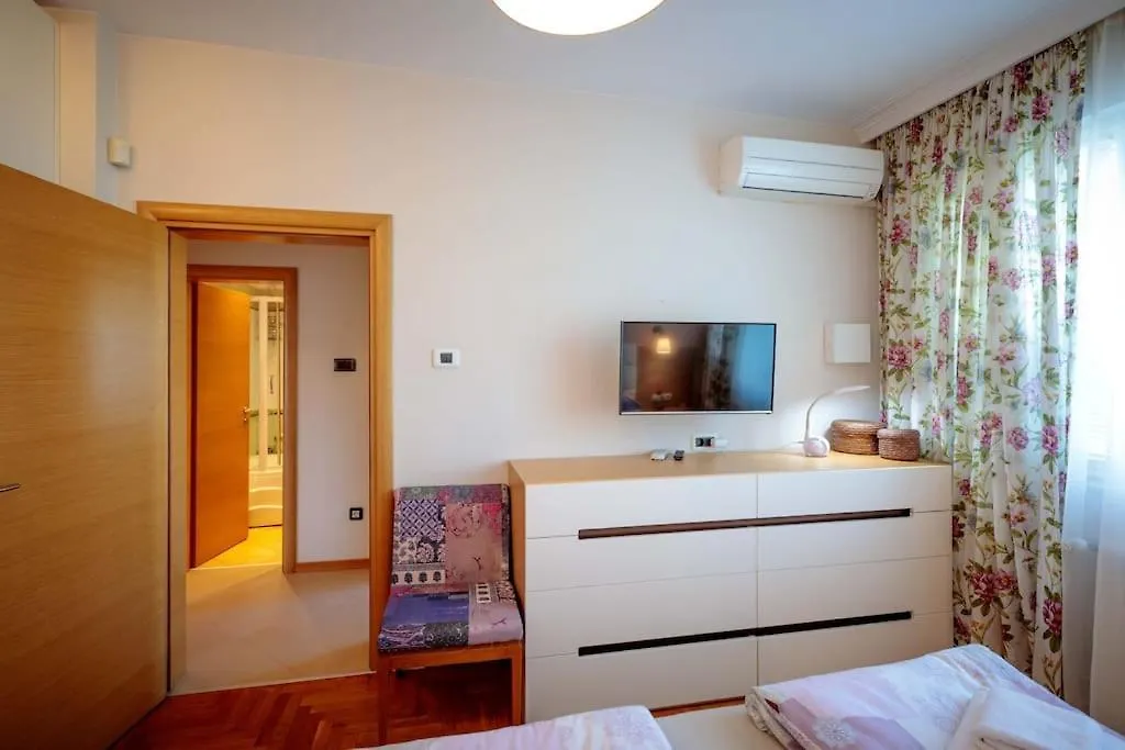 Green Apartment - Top Location, Near City Center! Sofia